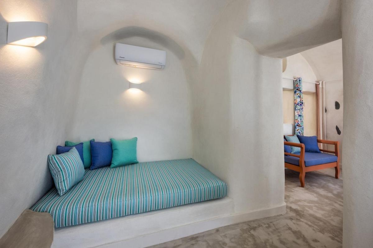 Gilbert'S Cave With Cave Jacuzzi Vila Megalochori  Exterior foto
